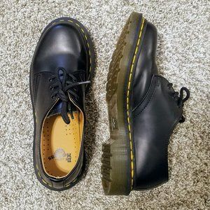 1461 WOMEN'S SMOOTH LEATHER OXFORD SHOES SIZE SIX